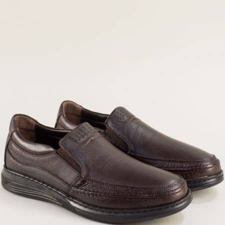 Комфортни мъжки обувки в кафяво естествена кожа 03006k