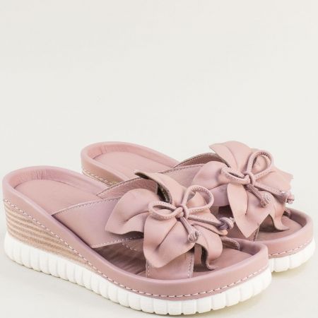 Атрактивни дамски чехли на платформа естествена кожа в розово 054932l