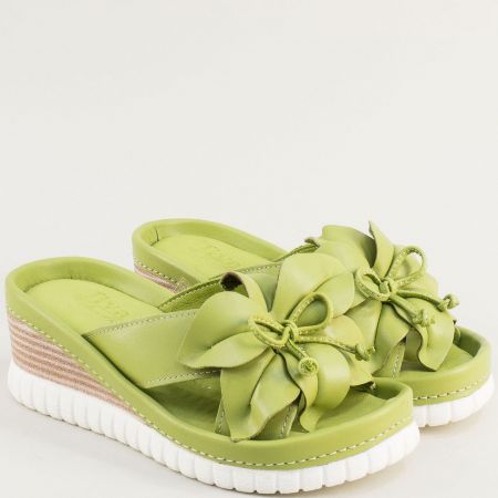 Зелени дамски чехли естествена кожа с декоративно цвете 054932z