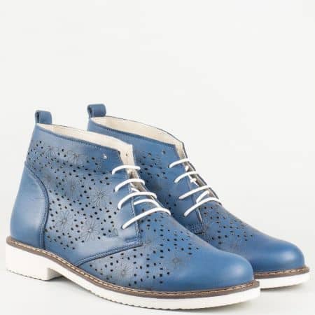 Перфорирани дамски обувки в син цвят с връзки на нисък ток от естествена кожа изцяло- Nota Bene   109985s