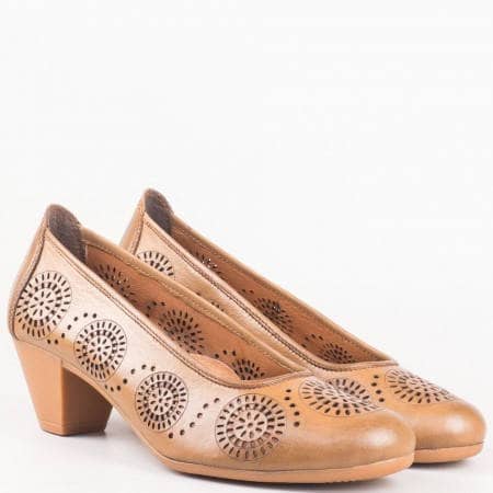 Ортопедични дамски обувки на среден ток от тъмно кафява естествена кожа с перфо мотиви на български производител 12200868kk