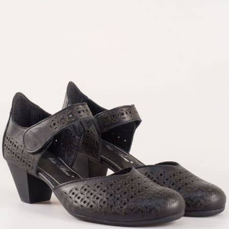Български дамски обувки на среден ток с лепка от перфорирана естествена кожа в черен цвят- Nota Bene    12200917ch