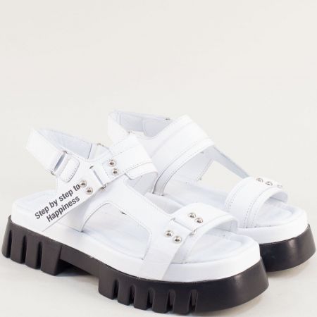 Бели кожени сандали на платформа с каишки около глезена 131520766b