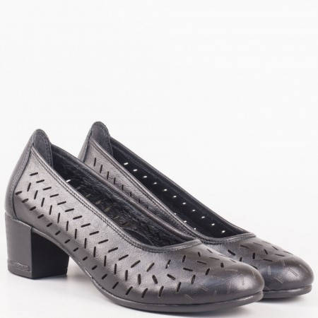 Дамски обувки на среден ток в черен цвят на българска марка 14277916ch