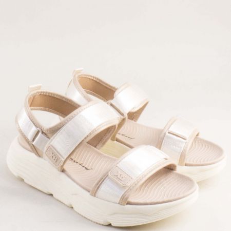 Бежови дамски сандали на платформа и велкро закопчаване 145264bj