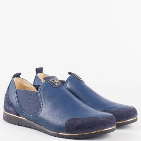 Дамски ежедневни обувки от естествен велур и кожа на български производител в син цвят 1501455s
