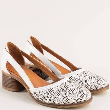 Бели дамски обувки на среден ток естествена кожа 16242b