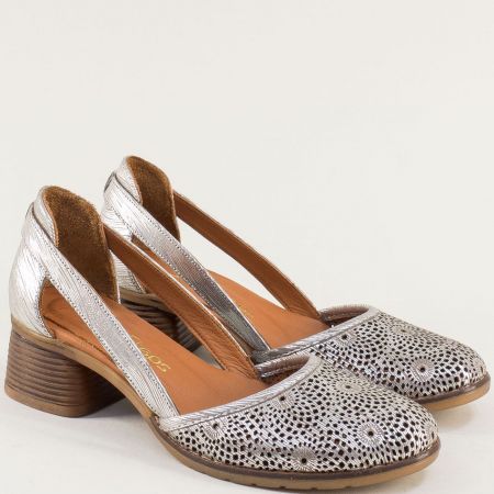 Дамски обувки на среден ток естествена кожа в сребърен цвят 16242sr