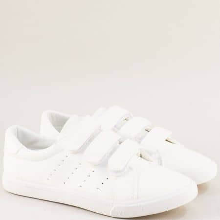 Спортни дамски обувки в бяло на равно ходило 1801-40b