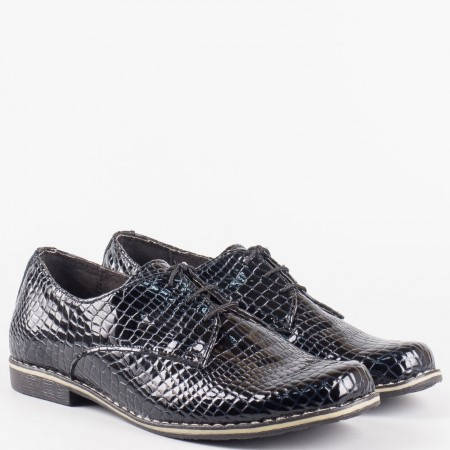 Дамски ежедневни обувки от естествен лак с крокодилски принт и анатомична стелка на български производител в черен цвят 18314004krlch