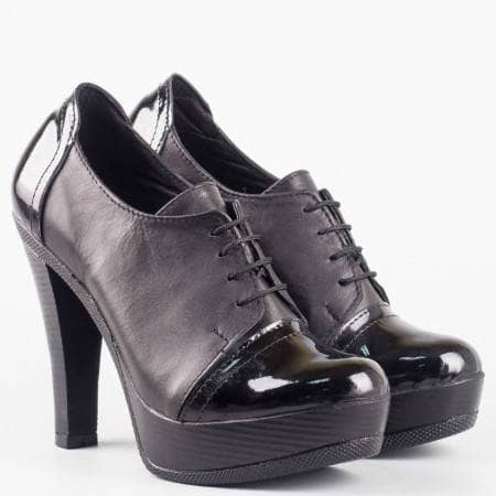 Дамски ежедневни обувки на висок стабилен ток и платформа в частта на пръстите от черна естествена кожа и лак с връзки 1857903chlch