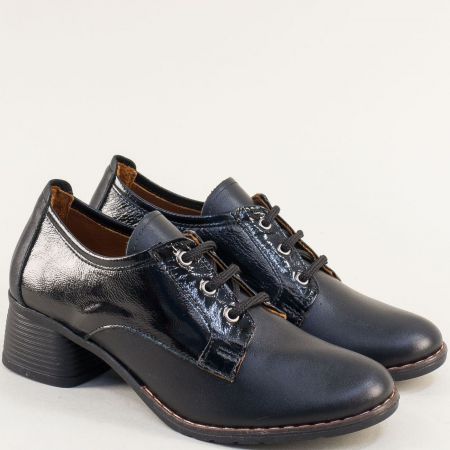 Дамски обувки в черна кожа и лак с връзки на среден ток 18742ch1