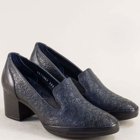 Кожени дамски обувки с два ластика и среден ток в синьо 1911902rs