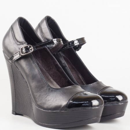 Български дамски обувки на платформа от естествена кожа и лак в черен цвят 2008208chlch