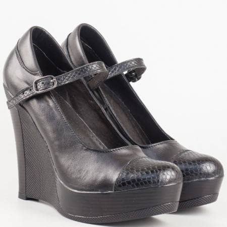 Дамски обувки на платформа от български производител, изработени изцяло от висококачествена естествена кожа в черен цвят 2008208chzch