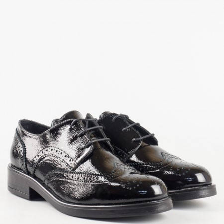 Черни ежедневни дамски обувки  от естествен лак с кожена стелка и връзки 2078lch