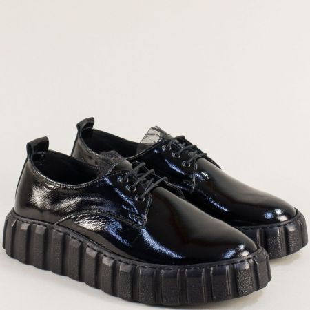 Дамски обувки на платформа от естествен черен лак 2108052lch
