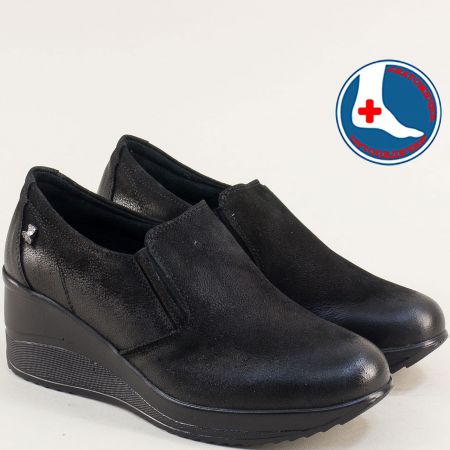 Анатомични дамски обувки в черен набук на платформа 2111501nch