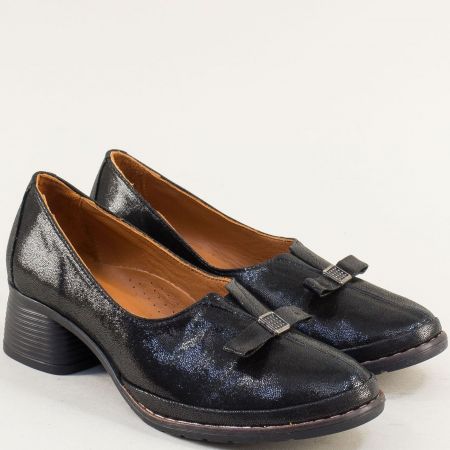 Сатенирани черни дамски обувки с панделка на нисък ток 21642sch