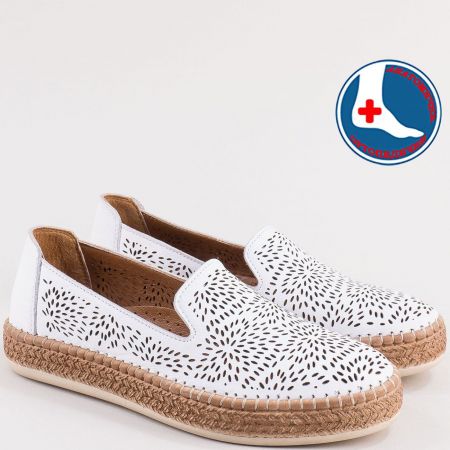 Анатомични дамски обувки в бяло от естествена кожа 22051701b