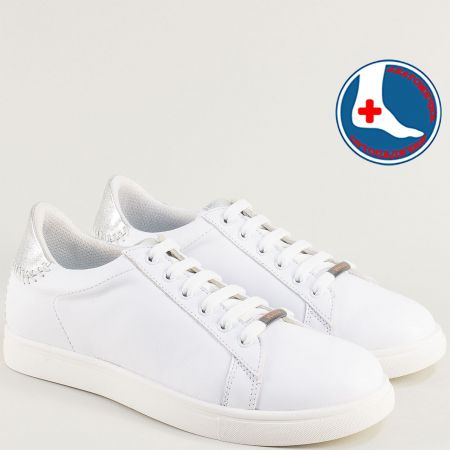 Бели спортни дамски обувки от естествена кожа 2213201b