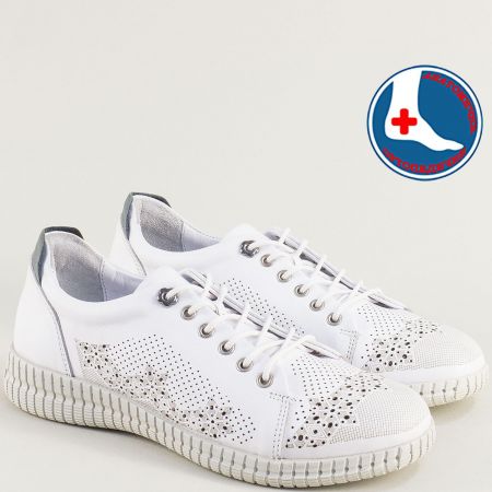 Бели комфортни дамски обувки от  естествена кожа 2216103b