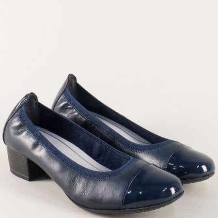 Дамски обувки от естествена кожа и лак в синьо на среден ток 222307s