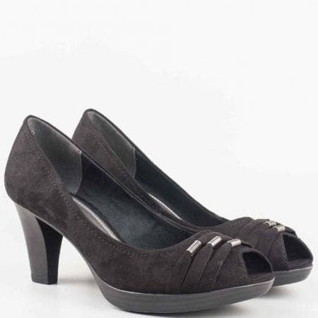 Дамски удобни обувки за всеки ден с отворени пръсти на висок стабилен ток на немския производител Marco Tozzi в черен цвят 2229302vch