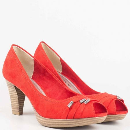 Дамски обувки на висок ток с отворени пръсти на немския производител Marco Tozzi в червен цвят 2229302vchv