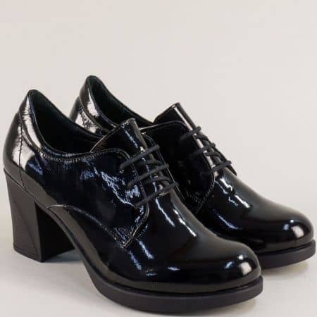 Дамски естествен черен лак обувки на ток  22512lch
