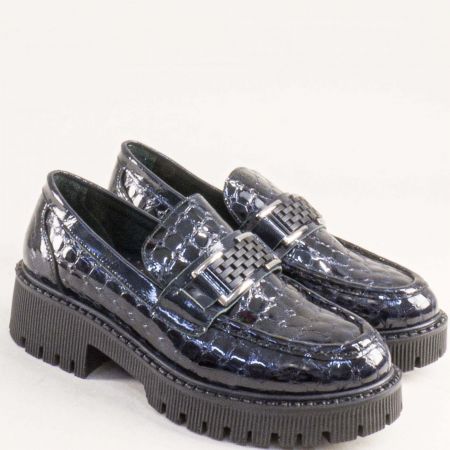 Модерни дамски лоуфъри в черен кроко лак и метален детайл 2504krls1