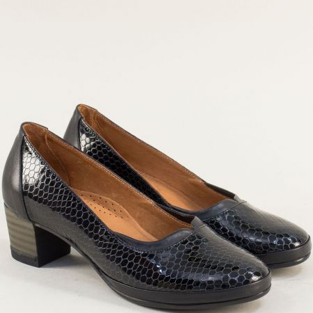 Дамски обувки на среден ток с кроко принт в черен цвят 277zlch
