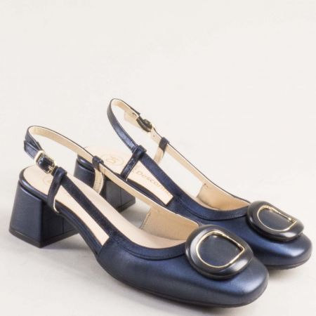 Фешън дамски сандали с атрактивен аксесоар в модерен син цвят 28126ts