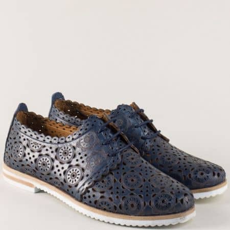 Перфорирани дамски обувки в син цвят с кожена стелка 285s