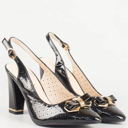 Официални черни дамски обувки от еко лак с перфорация 30069645ch
