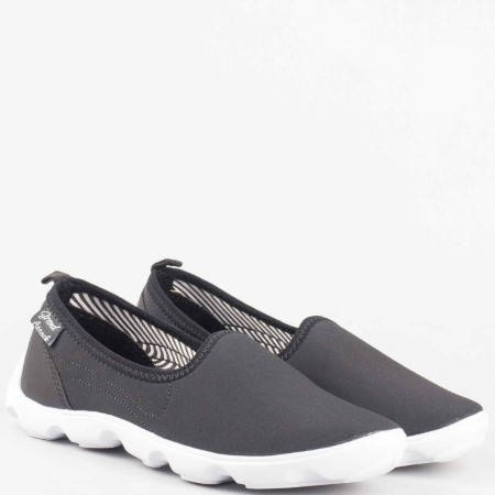 Фешън дамски спортни обувки в черно и бяло GRAND ATTACK 30101-40ch