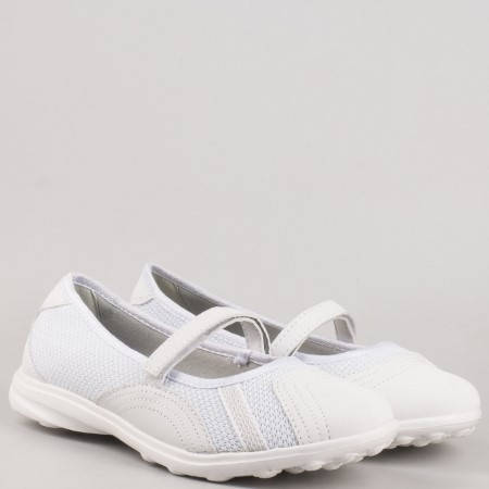 Бели дамски спортни обувки с лепка- GRAND ATTACK 30102-40b