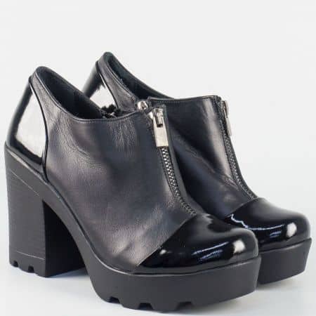 Дамси обувки на висок ток в черно от естествена кожа и лак  3052lch
