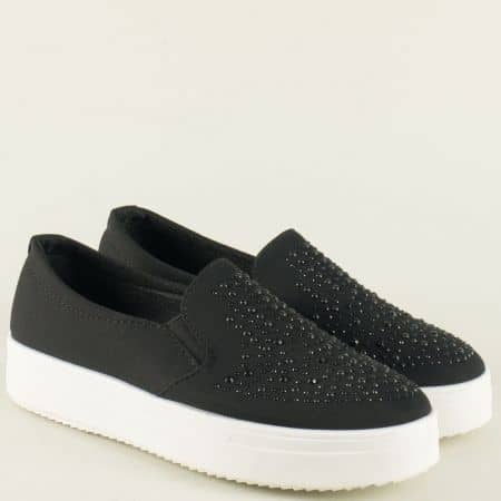 Спортни дамски обувки в черен цвят на бяла платформа 307005ch