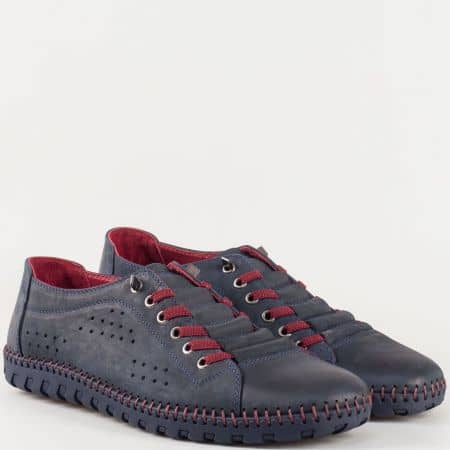 Мъжки обувки за всеки ден със спортно-елегантна визия произведени от изцяло естествени материали - набук и кожа в син цвят 31503s