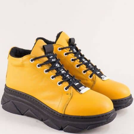 Зимни жълти дамски обувки на платформа от естествена кожа 3180j