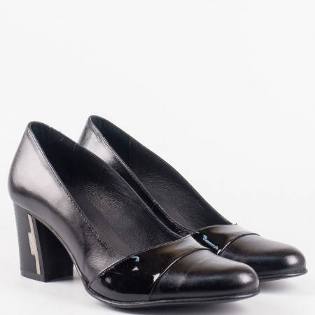 Дамски стилни обувки на висок ток от естествен лак и естествена кожа на български производител в черен цвят 33307chlch
