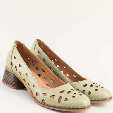 Ежедневни дамски обувки на нисък ток в зелена кожа 35442z