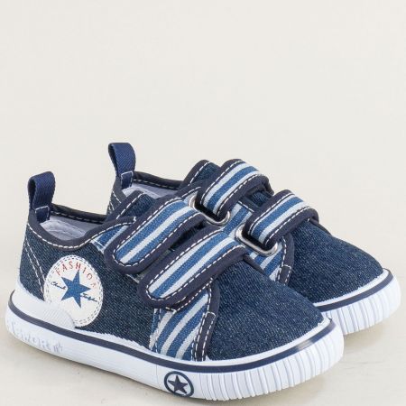 Текстилни детски обувки в синьо на равно ходило 36771-30ds