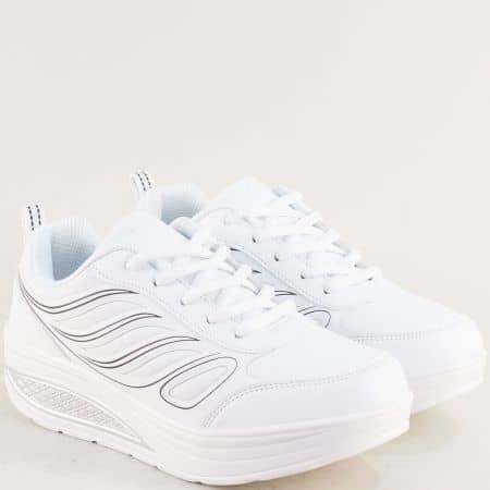 Спортни дамски обувки на платформа в бял цвят 400007b