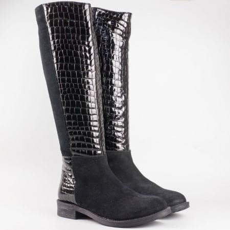 Дамски комфортни ботуши изработени от висококачествени естествени материали - лак и велур на български производител в черен цвят 4475vch