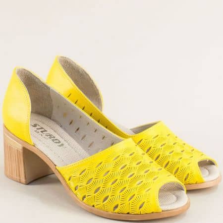 Жълти дамски сандали на среден ток естествена кожа 50943j