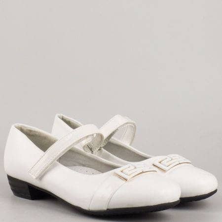 Елегантни бели детски обувки с тънка каишка 516b