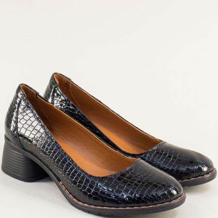 Естествен кроко лак дамски обувки на нисък ток в черно 5242krlch