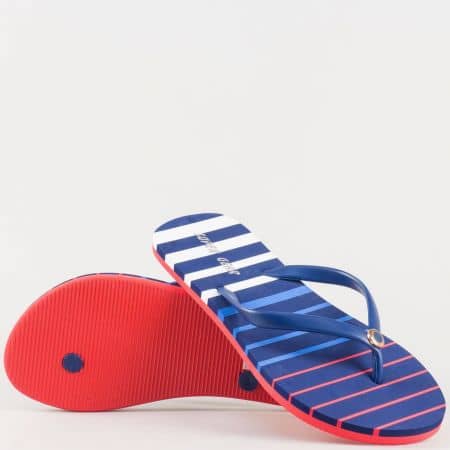 Дамски актуални джапанки на цветно райе с лента между пръстите и малък декоративен елемент- Athletic в червено, бяло и синьо 536chv